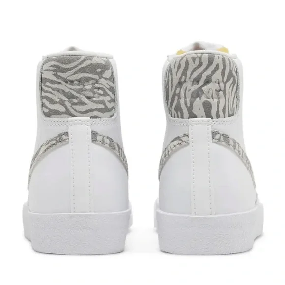 Nike Women’s Blazer Mid '77 Zebra Sneakers Size 8 - Picture 3 of 12